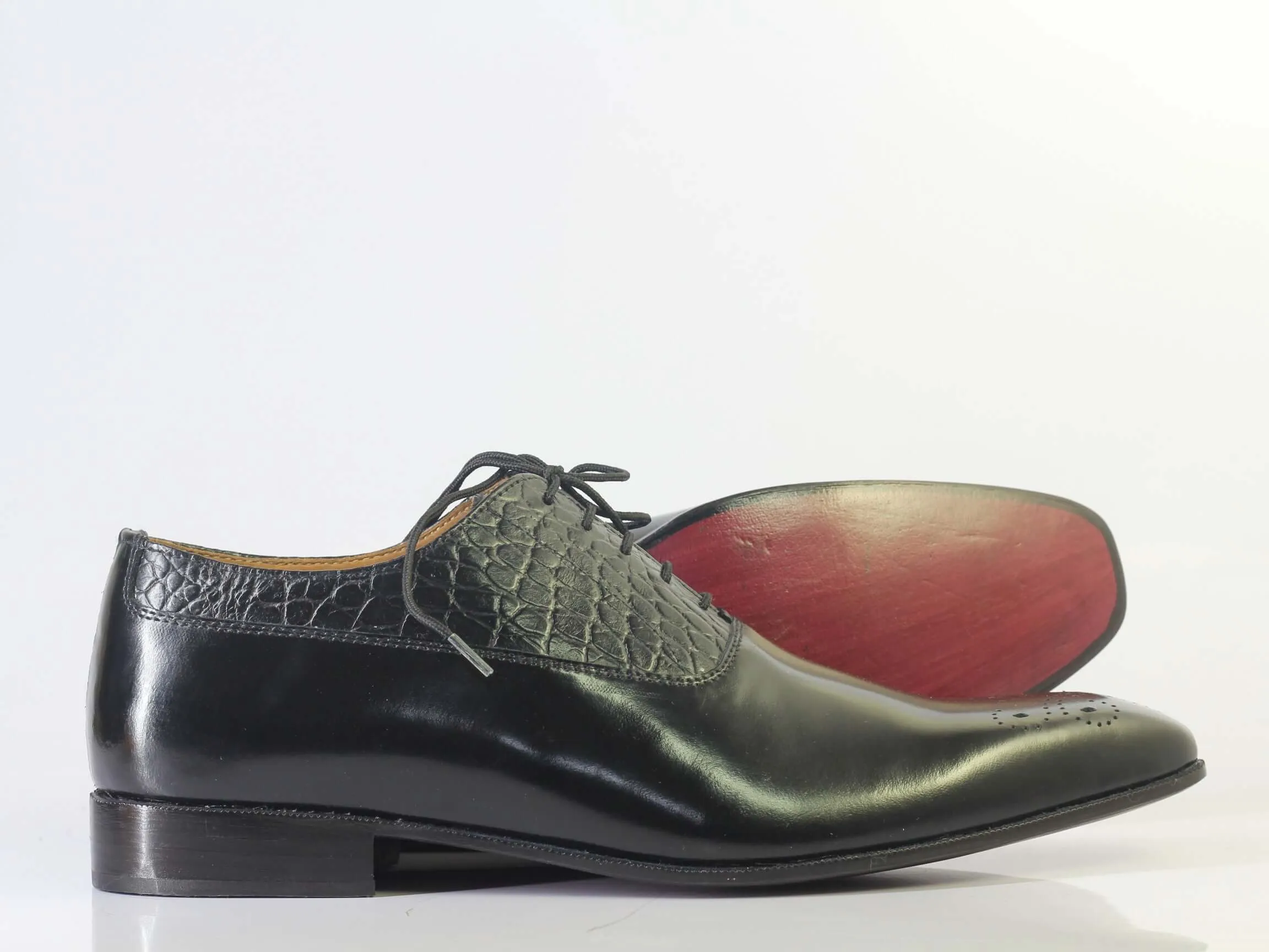 Bespoke Black Brogue Toe Lace Up Shoe for Men